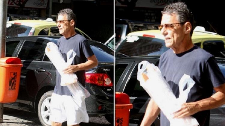 Chico Buarque compra baguetes na zona sul do Rio - Reprodução - Reprodução