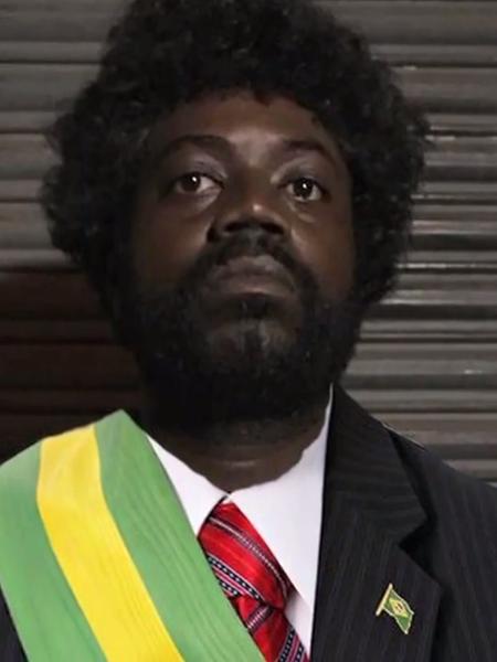 Zé Pequeno (Leandro Firmino) aparece no "Pânico na Band" usando faixa presidencial - Reprodução/Band - Reprodução/Band