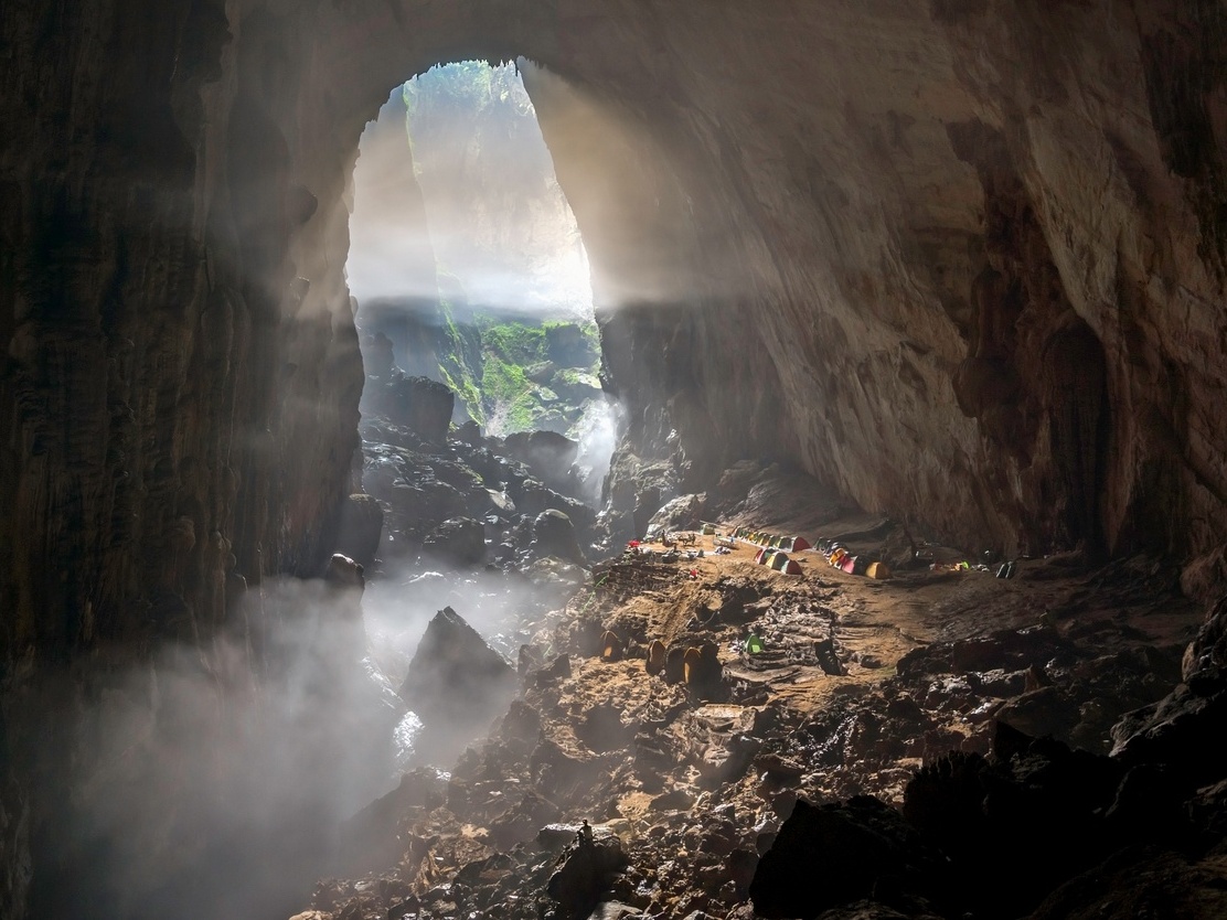 Conheça Son Doong, a caverna do Vietnã onde caberia um arranha-céu -  19/01/2018 - UOL Nossa