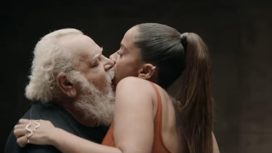 Anitta beija 28 desconhecidos no novo videoclipe Não Perco Meu Tempo - Divulgação