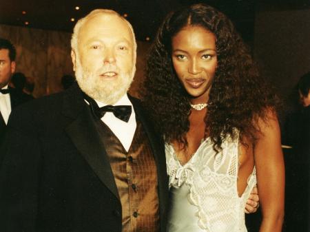 O ex-produtor Andy Vajna com Naomi Campbell - Divulgação/Site oficial
