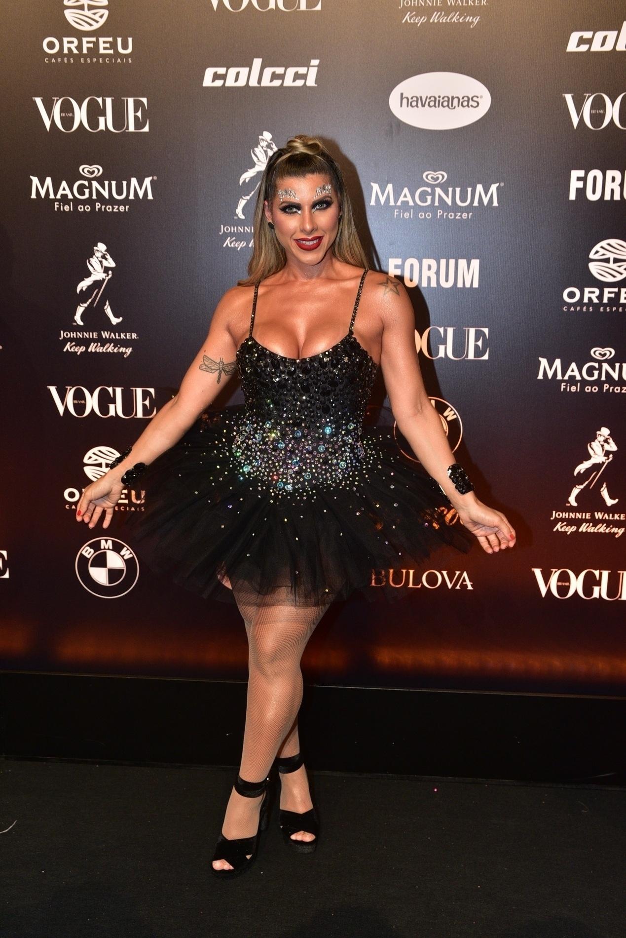 Ana Paula Minerato escolheu um look de bailarina para ir ao Baile da Vogue 2019, em São Paulo - Thiago Duran e Leo Franco/AgNews