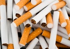 Casal se higieniza com álcool, mas homem acende cigarro e causa queimaduras - iStock