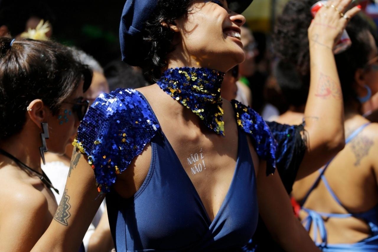 Foliona curte A Espetacular Charanga do França, em Santa Cecília, na região central de SP - Nelson Antoine/UOL