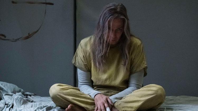 Elizabeth Marvel como Victoria, mãe dos protagonistas de 'Helstrom' - Reprodução - Reprodução