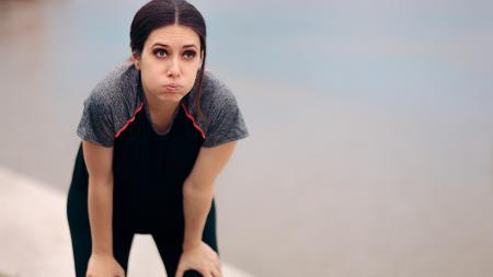 fraqueza muscular, cansaço, corrida, atividade física - iStock - iStock