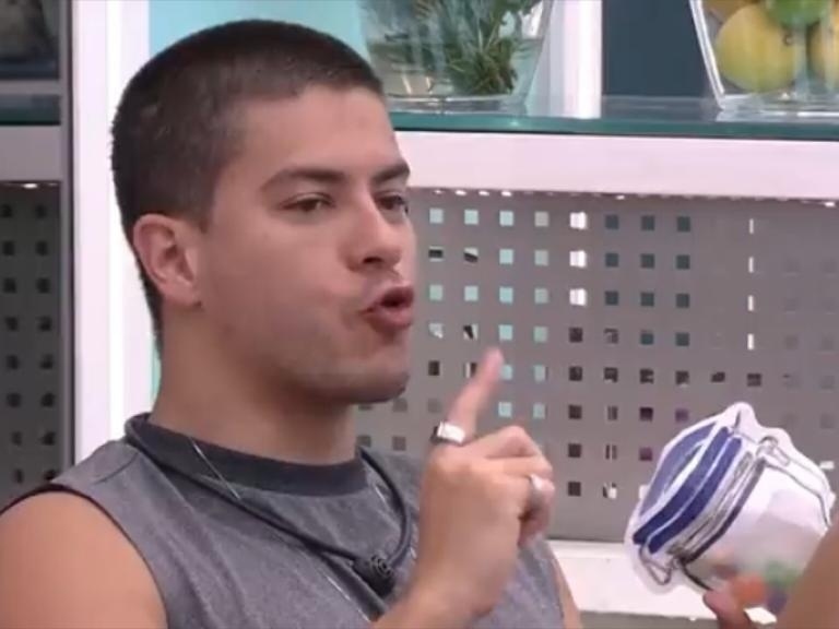 'Arthur Aguiar é a boa surpresa entre os famosões do BBB'