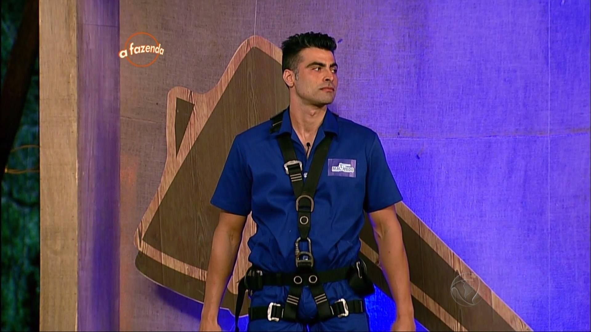 02.out.2015 - JP vence a segunda prova da chave de "A Fazenda 8" - Reprodução/Record
