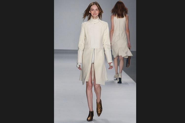 Modelo escorregando - Alexandre Schneider/UOL