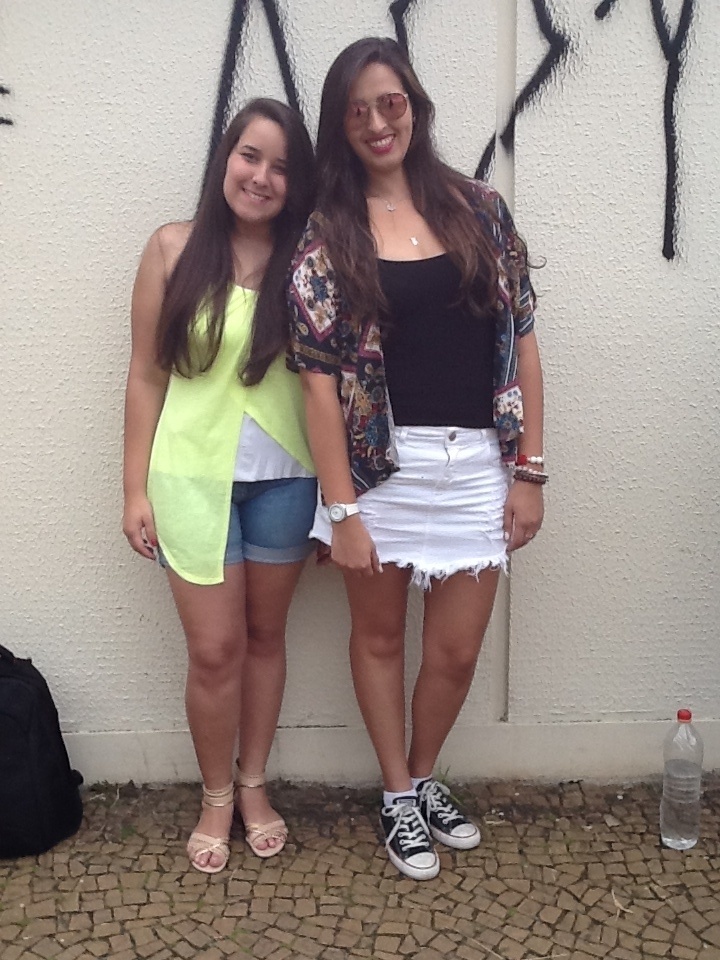 28.nov.2015 - Priscila Silva e Daniele Patricio na fila do festival Brahma Valley, no Jockey Club de São Paulo - Renata Nogueira/UOL