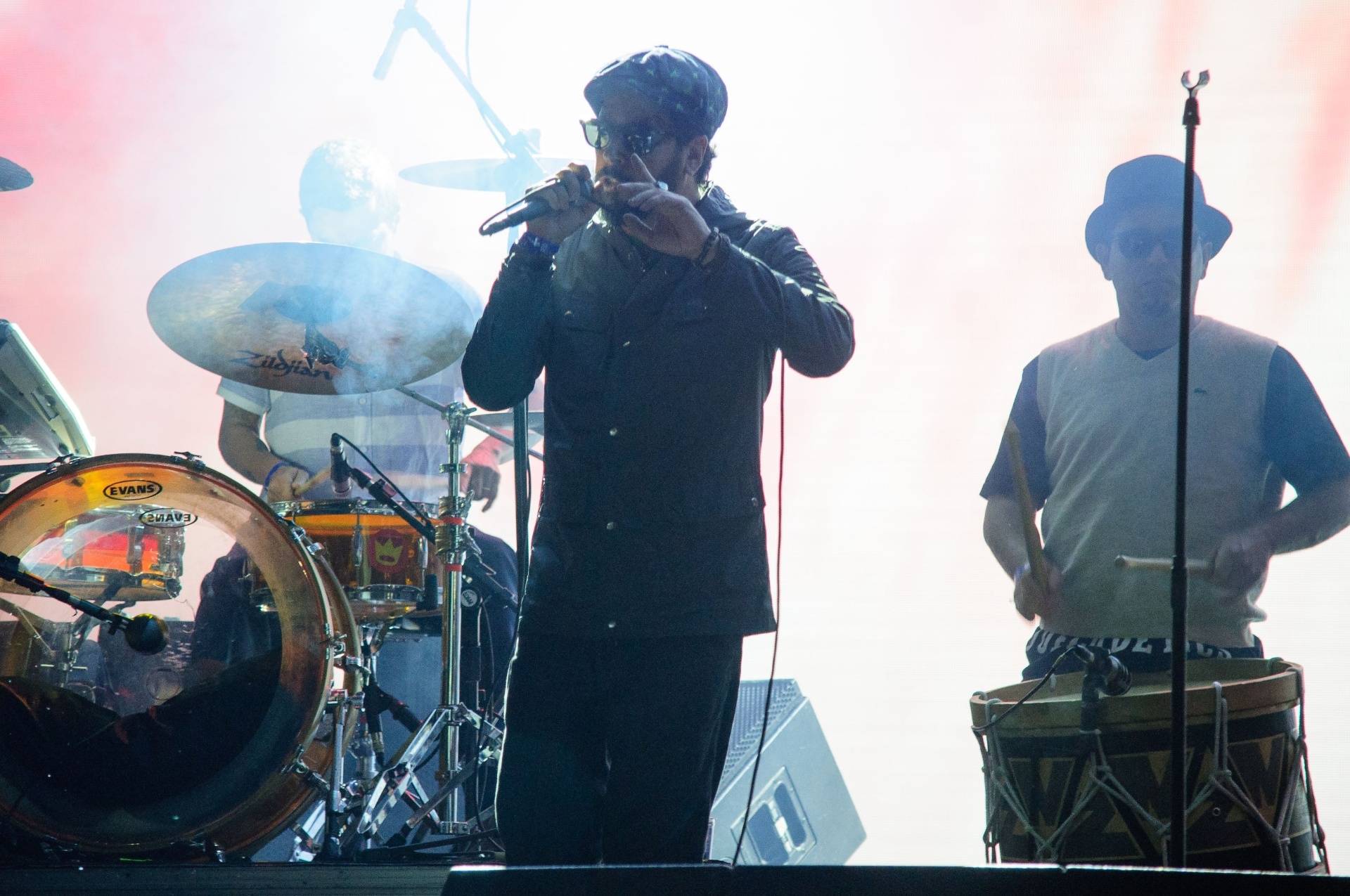 22.mai.2016 - A banda Nação Zumbi encerra a Virada Cultural no palco Júlio Prestes, na Luz, região central de São Paulo - Peter Leone/Futura Press/Estadão Conteúdo