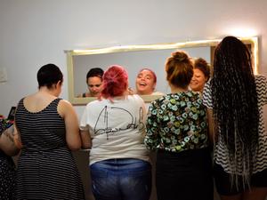 Cena do documentário "They Can Do It" com o coletivo de drag queens mulheres Riot Queens - Kelviane Lima/Divulgação - Kelviane Lima/Divulgação