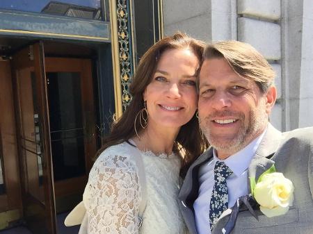 Terry Farrell e Adam Nimoy se casam nos EUA - Reprodução/Twitter