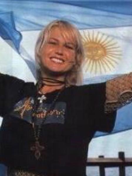 Xuxa em foto antiga com a bandeira da Argentina - Reprodução/Instagram