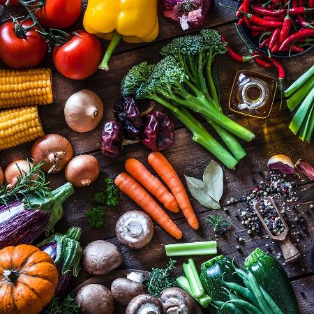 Alimentação vegetariana merece atenção na substituição de nutrientes - istock