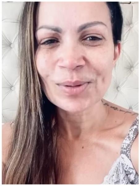 A cantora Solange Almeida publicou vídeo sem maquiagem no Instagram - Reprodução / Instagram