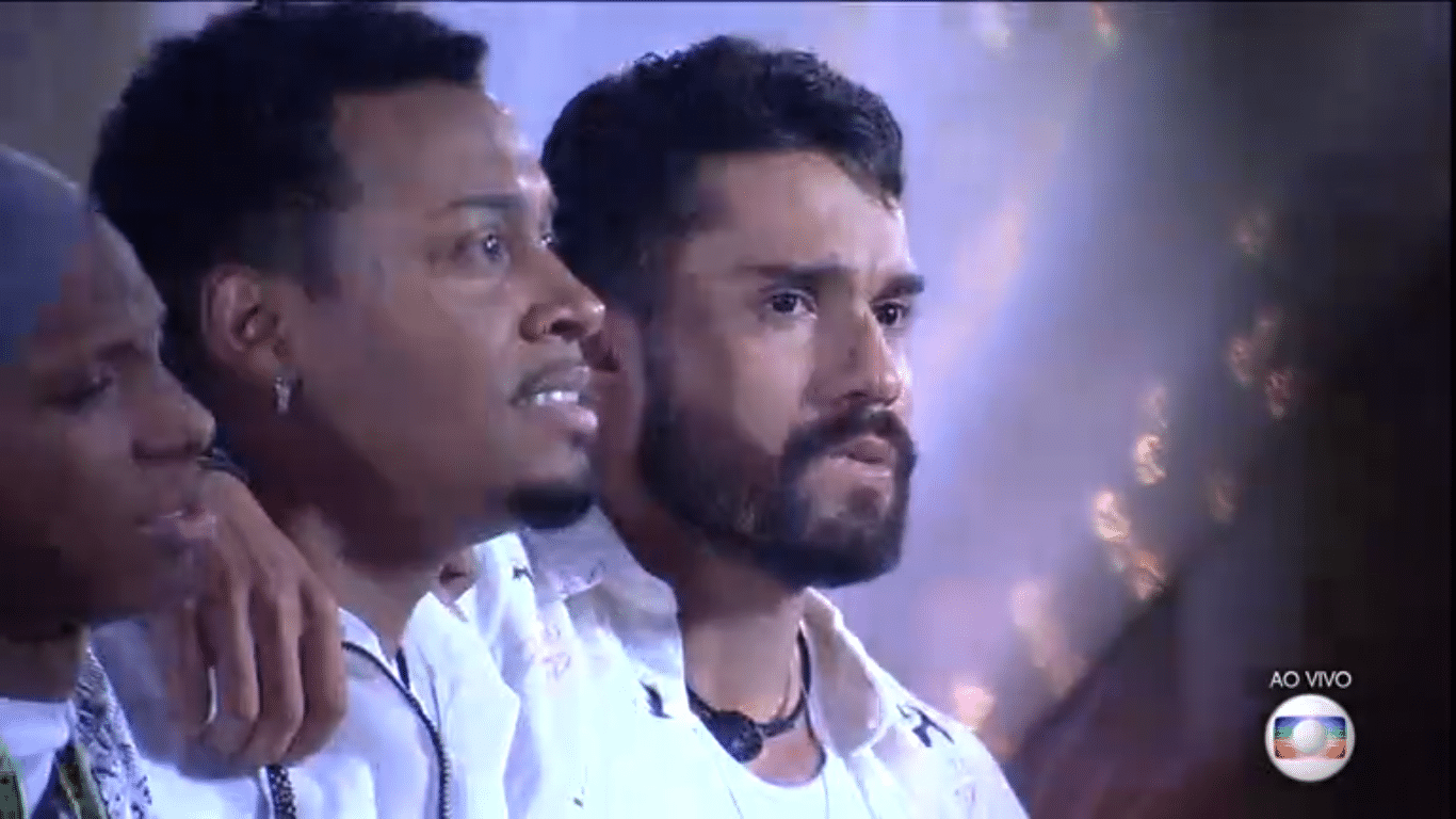 BBB 21: Nego Di e Arcrebiano se emocionam com queima de fogos digital na primeira festa do reality - Reprodução/Globoplay