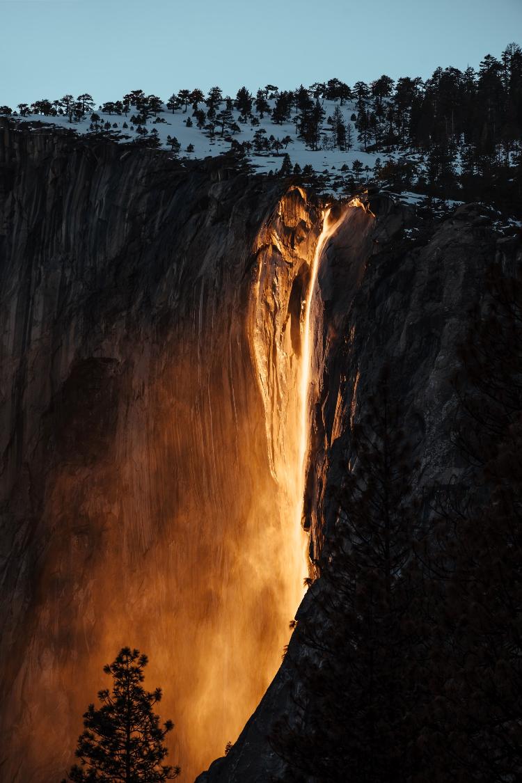 cascata de fogo, Yosemite - Cedric Letsch/Unsplash - Cedric Letsch/Unsplash