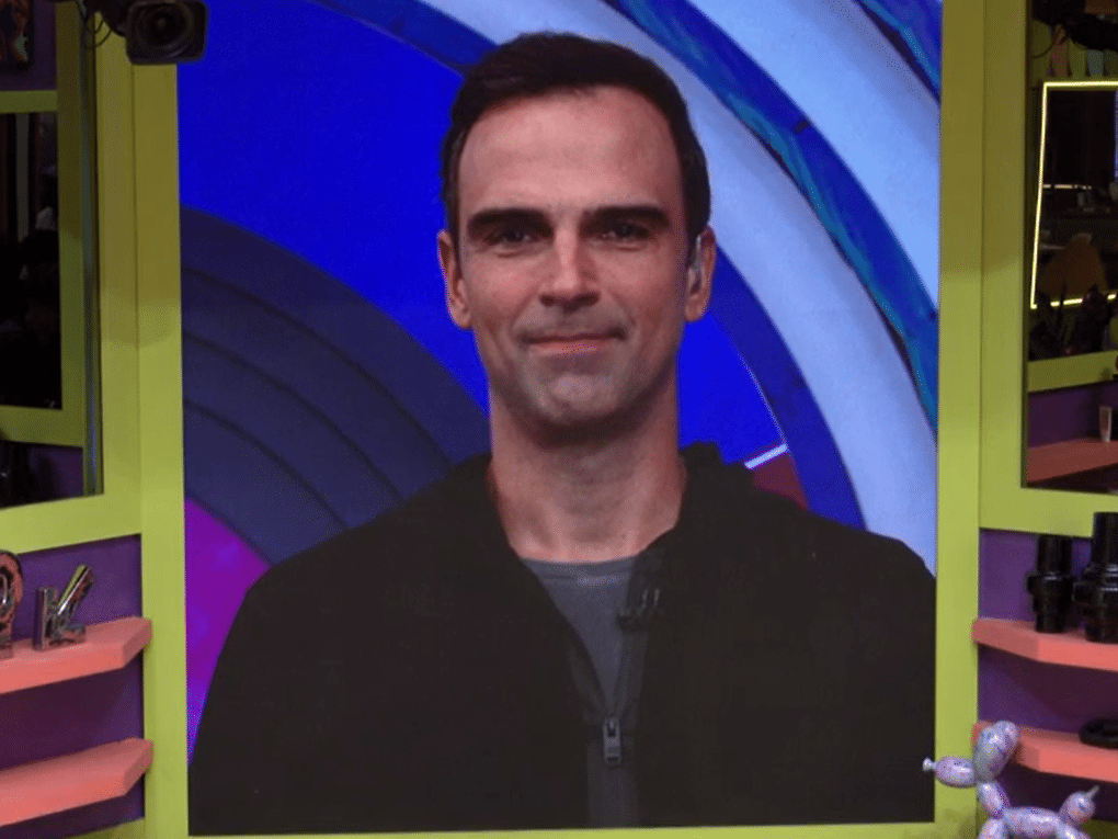 Em discurso, Tadeu cita 'tropeços' de Vyni e faz versinho para ele