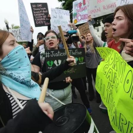 Manifestações tomaram as ruas de cidades dos EUA desde que a decisão Roe vs. Wade foi derrubada - Getty Images