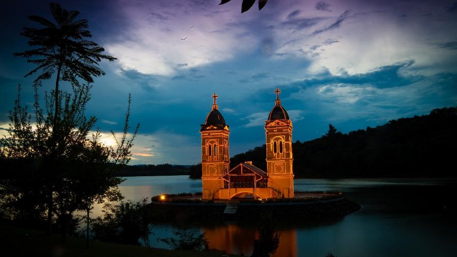 As torres da igreja que resistiram à inundação - YES BRASIL/Getty ImagesDivulgação