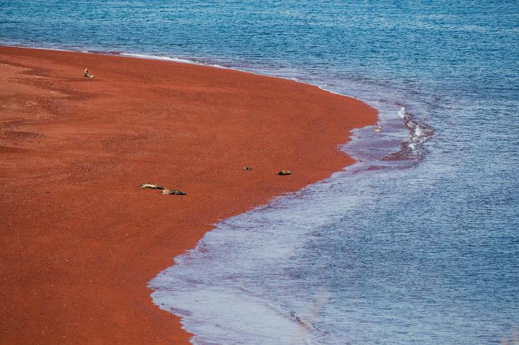 Playa Roja, Isla Rábida, em Galápagos