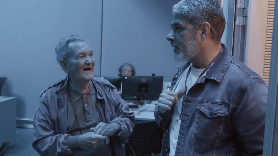 William Bonner homenageia Léo Batista William Bonner homenageia Léo Batista