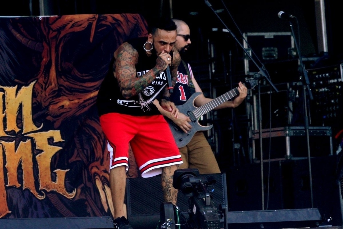 24.set.2015 - A banda de deathcore John Wayne subiu ao palco Sunset do Rock in Rio nesta quinta-feira com sol a pino e o som no último volum - Marcos Ferreira/Photo Rio News