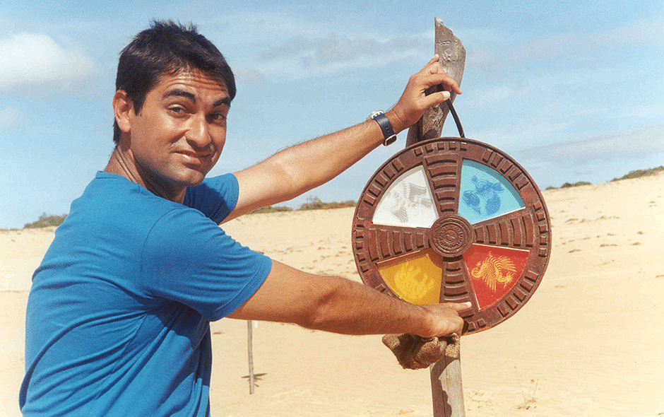 Zeca Camargo apresenta a primeira temporada de "No Limite" (2000) - Divulgação/Viva