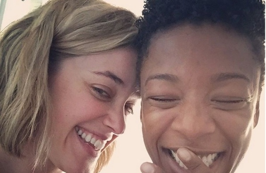 4.out.2016 -Samira Wiley, a Poussey de "Orange Is the New Black", está noiva da namorada Lauren Morelli - Reprodução/Instagram