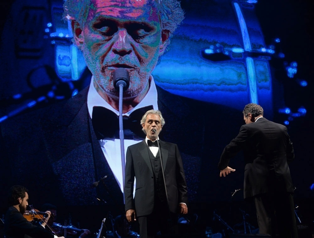 13.out.2016 - Tenor italiano Andrea Bocelli se apresenta no Allianz Parque, em São Paulo, com repertório do disco "Cinema" (2015) - Francisco Cepeda/AgNews