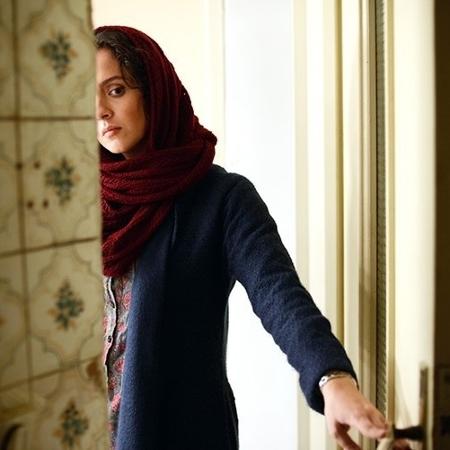 A atriz iraniana Taraneh Alidoosti e cena do filme "O Apartamento", de Asghar Farhadi - Divulgação