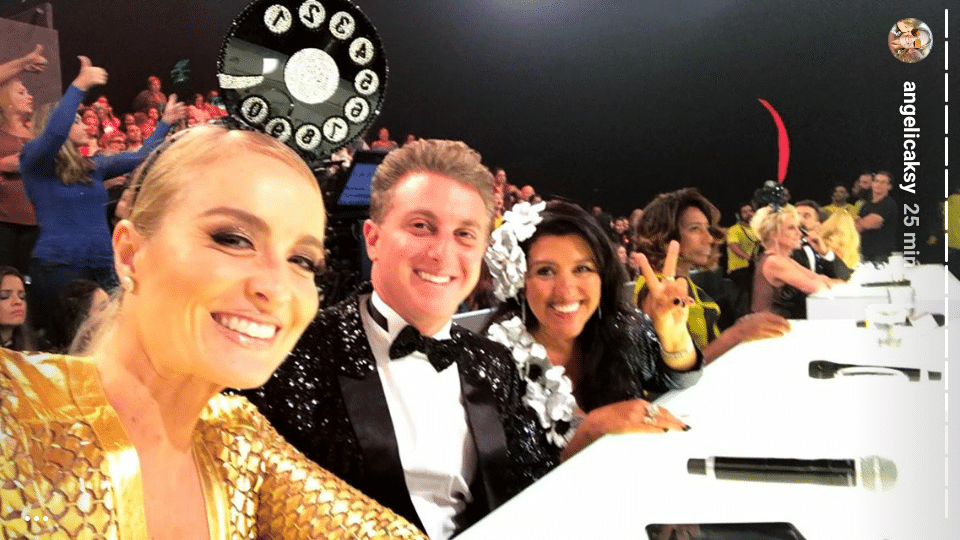 Angélica, Luciano Huck, Regina Casé, Glória Maria e Ana Maria Braga no júri do especial "Chacrinha, o Eterno Guerreiro", da Globo e do canal pago Viva - Reprodução/Instagram/angelicaksy