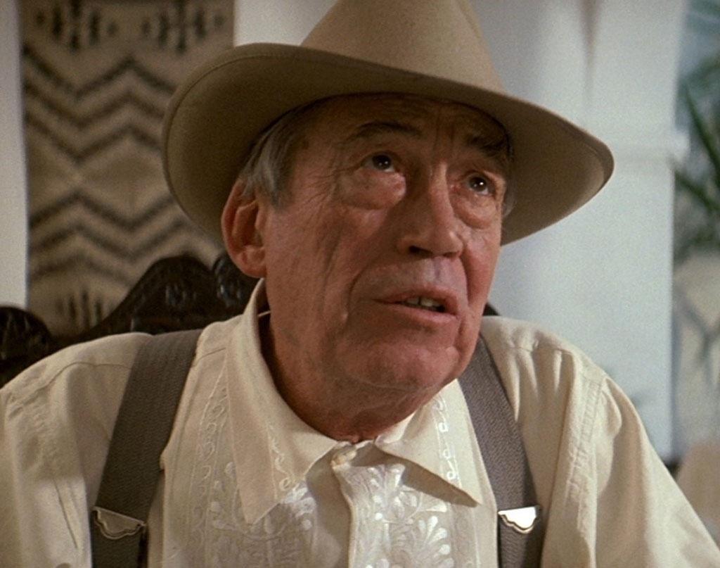 John Huston em cena de "Chinatown" (1974) - Divulgação