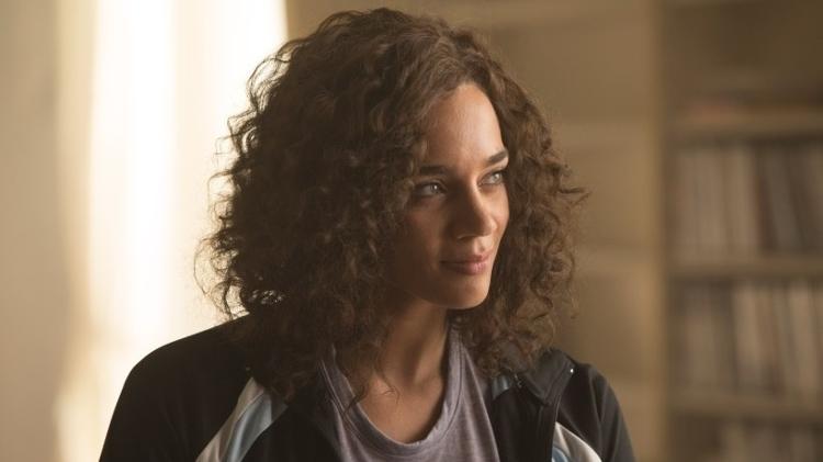 Hannah John-Kamen em cena de "Tomb Raider: A Origem" - Reprodução - Reprodução