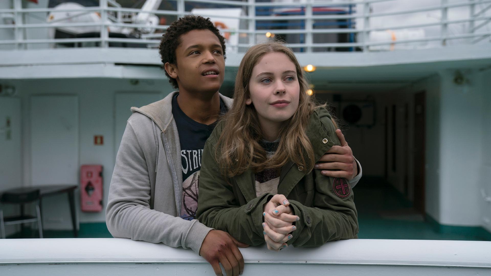 Harry (Percelle Ascott) e June (Sorcha Groundsell) em cena de "Os Inocentes", da Netflix - Divulgação/Netflix