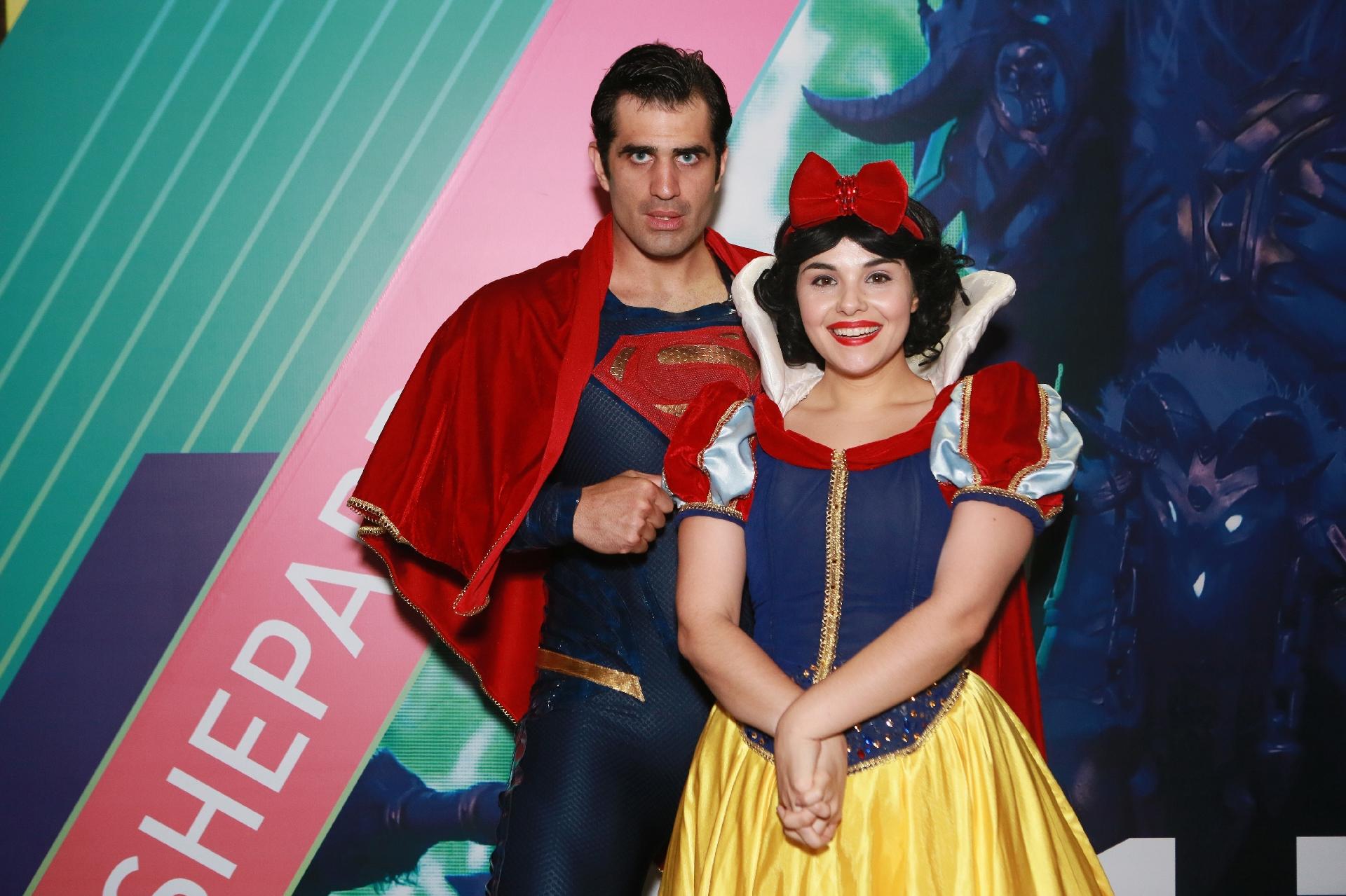 Cosplay de Branca de Neve e Superman - Iwi Onodera/UOL
