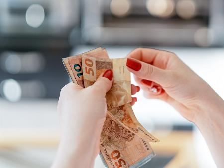 Coronavírus: quem lida com dinheiro precisa se preocupar?