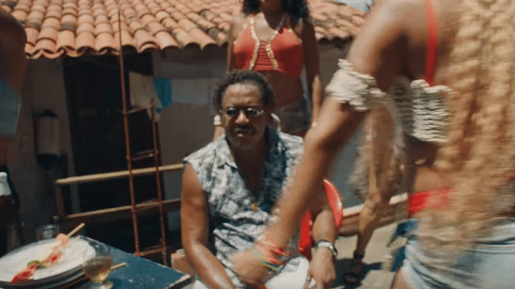 Compadre Washington no clipe de "Bola Rebola" - Reprodução/Youtube - Reprodução/Youtube