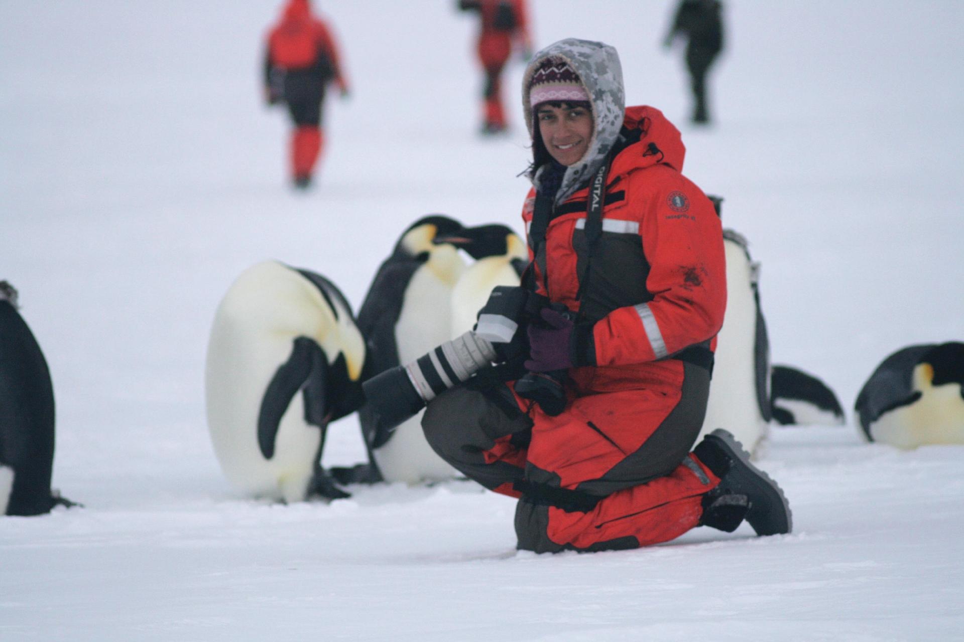 Com pinguins, na Antártida - Divulgação