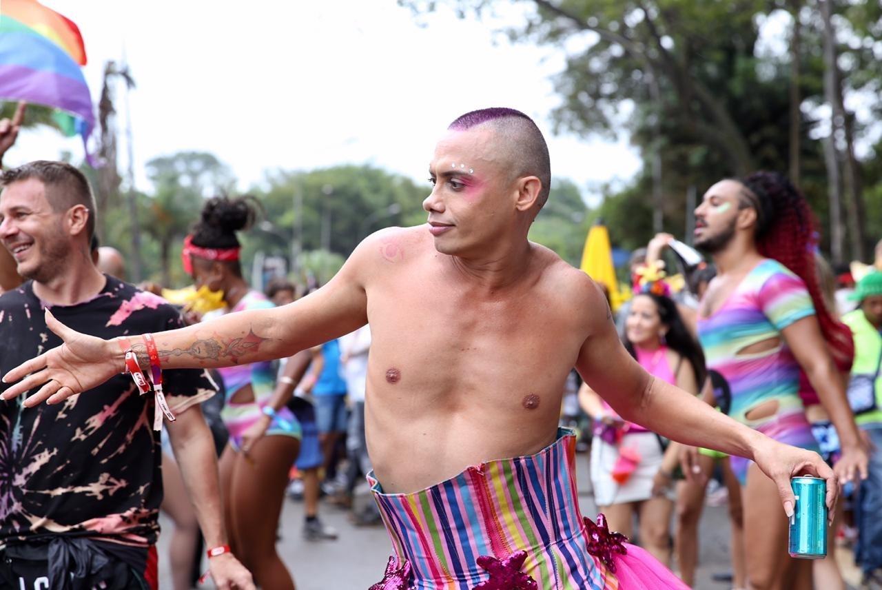 Silvero Pereira no Bloco da Preta, no Ibirapuera, zona sul de São Paulo - Gabriela Burdmann/UOL
