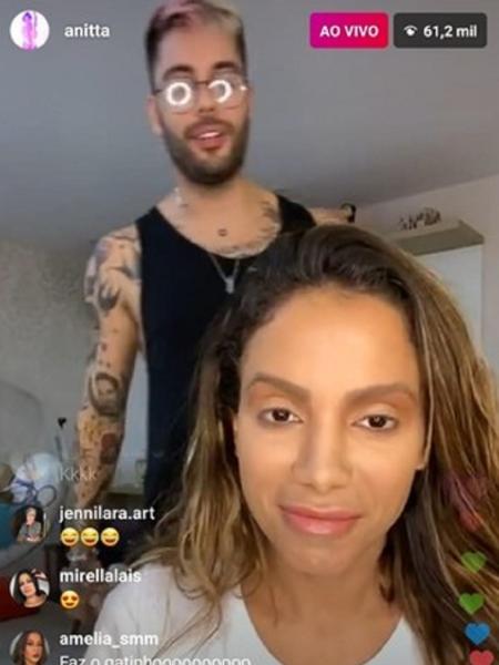 Anitta é maquiada pelo namorado, Gui Araújo - Reprodução/Instagram