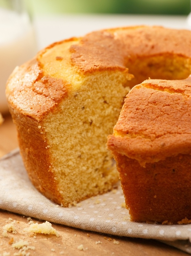 Café da manhã: aprenda como fazer bolo de milho sem leite em 1h