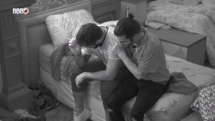 BBB 21: Arthur chora no quarto colorido e Fiuk consola - Reprodução/Globoplay - Reprodução/Globoplay