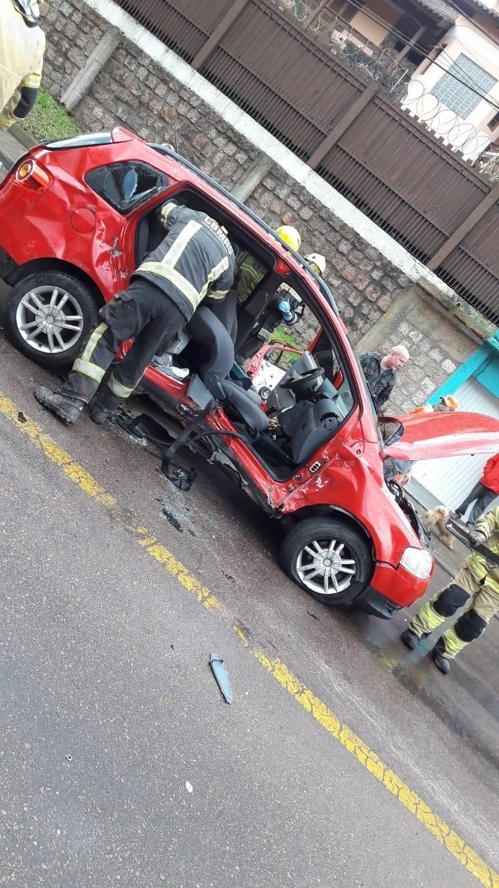 O outro carro envolvido no acidente, um VW SpaceFox - Reprodução/Twitter