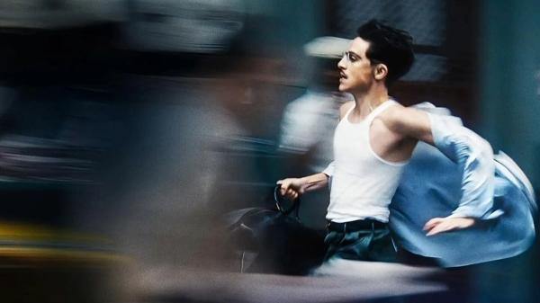 Timothée Chalamet em 'Marty Supreme', no qual interpreta um obstinado jogador de tênis de mesa