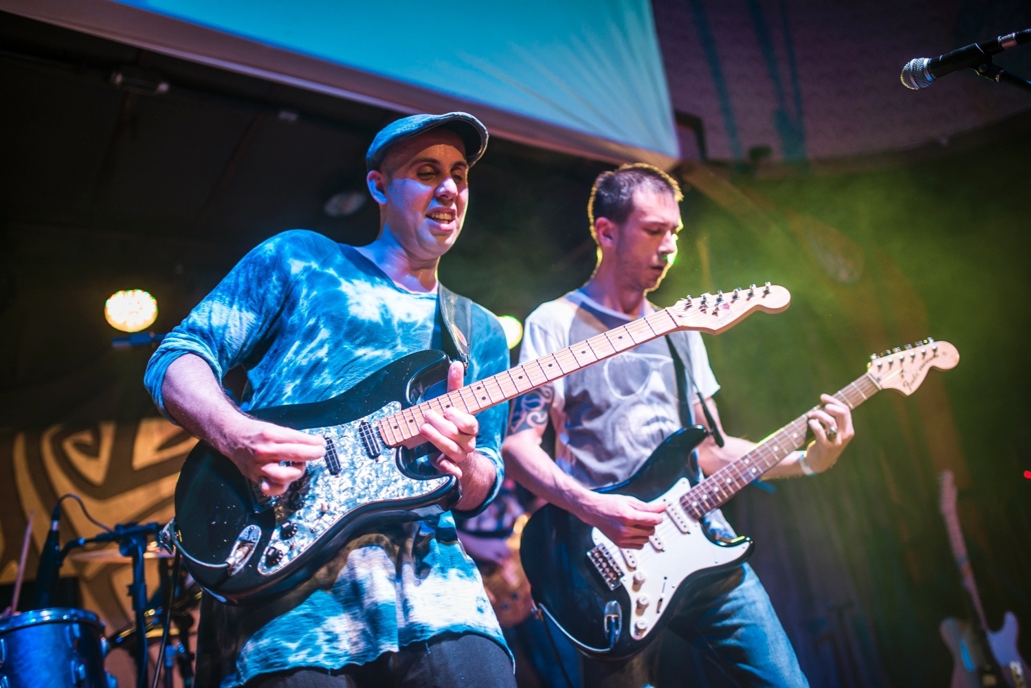 Beto Lee e Pedro Baby apresentam o show "Tropicália Paulistana" - Felipe Prado