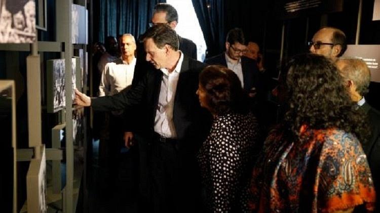 O prefeito do Rio, Marcelo Crivella, e autoridades visitam a exposição - Tomaz Silva/Agência Brasil - Tomaz Silva/Agência Brasil