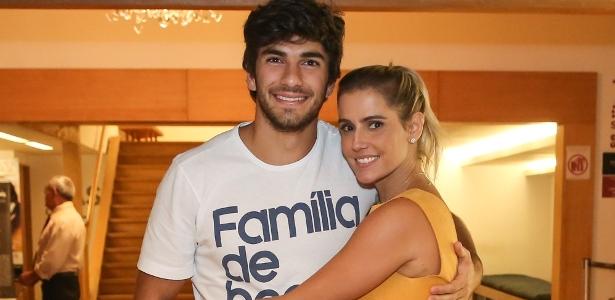 Deborah Secco e o marido, Hugo Moura, chegam para a última apresentação do espetáculo "Tryo Elétryco", no Rio - Roberto Filho/Brazil News - Roberto Filho/Brazil News