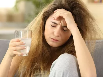 Bebeu mais do que devia? Guia rápido para sobreviver à ressaca